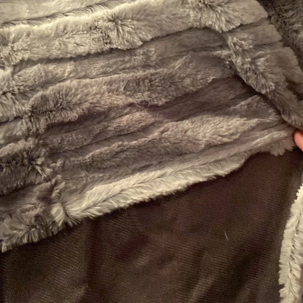 Poncho - Picture 2 of 2